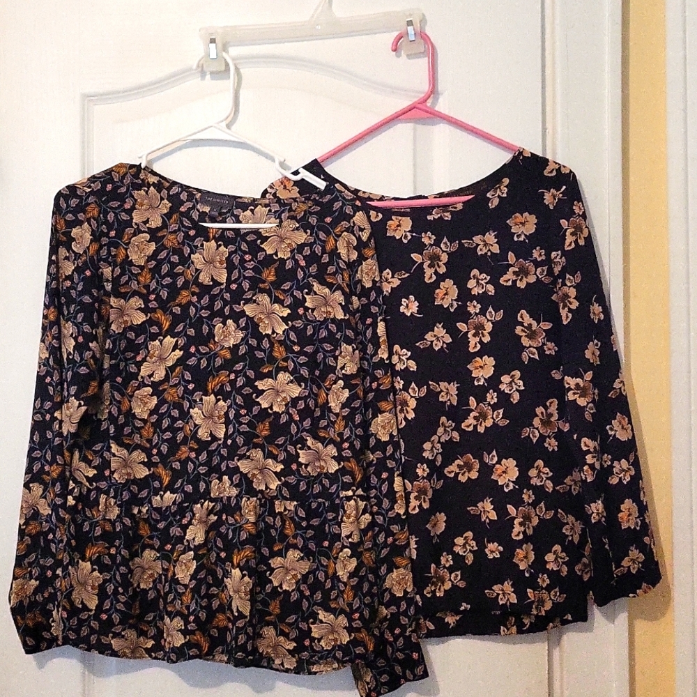 Set of 2 The Limited Size Small Tops